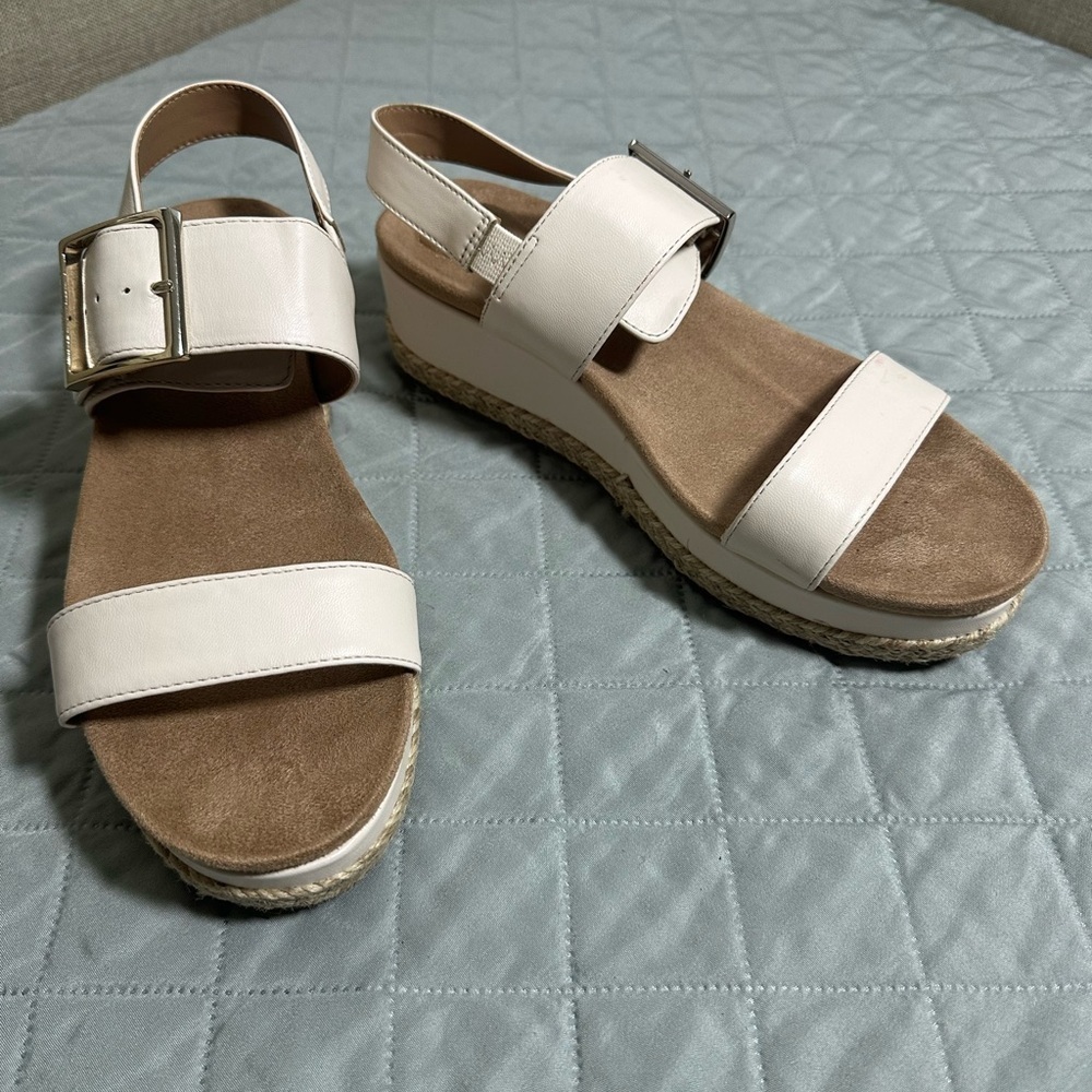 Giani Bernini Cream Platform Sandals